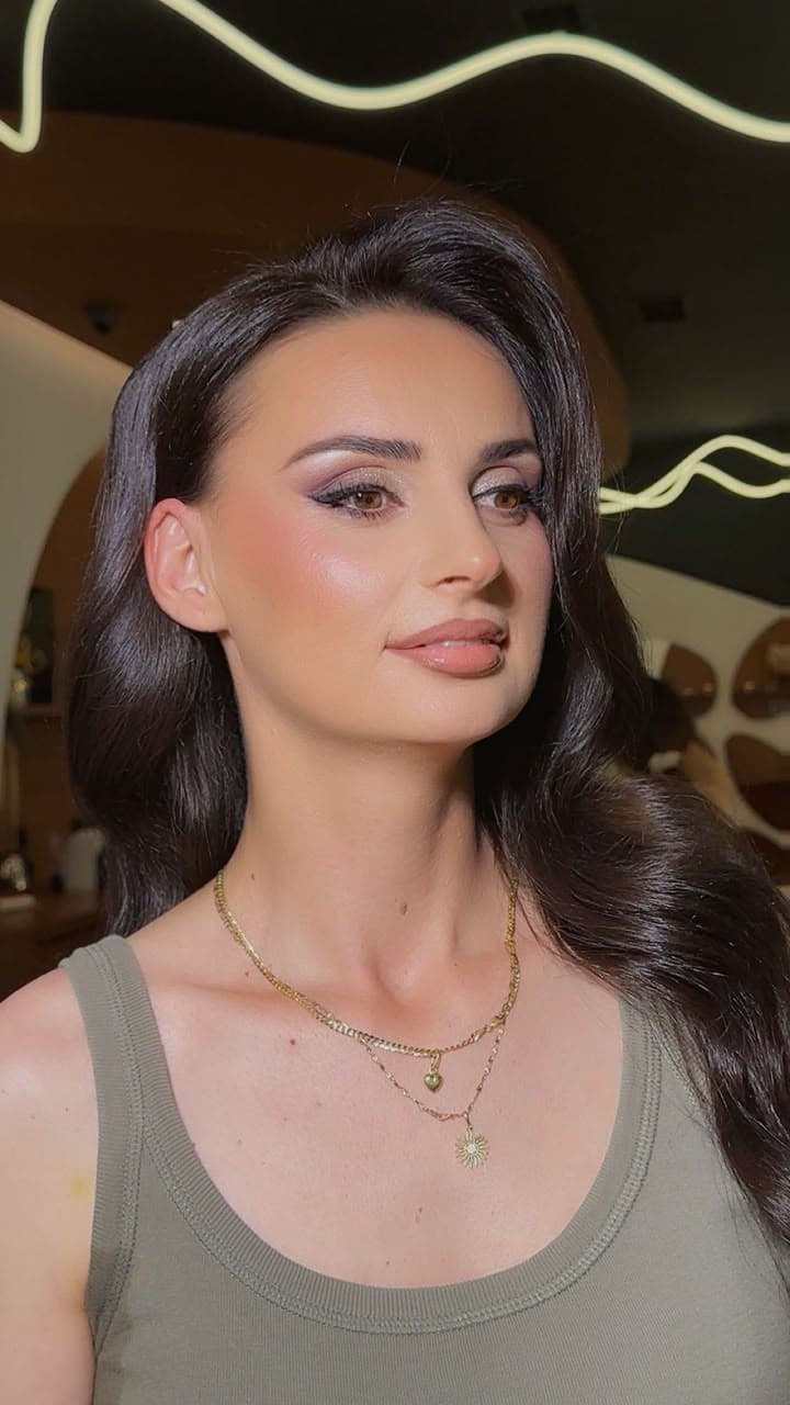 Make-up glam me hije vjollcë
